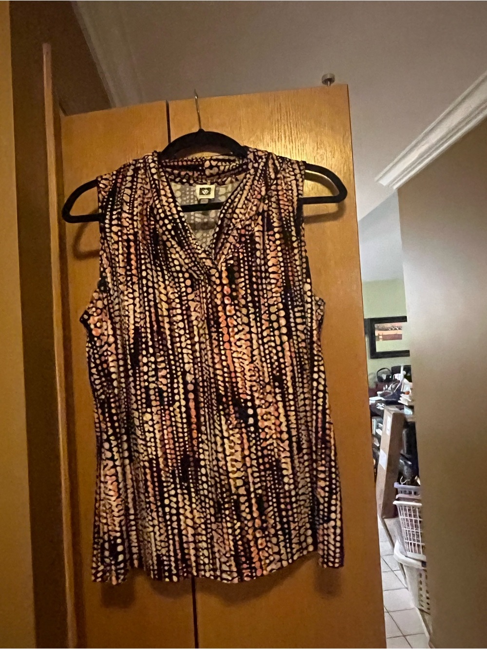 Anne Klein 0X Sleeveless V-Neck Tank in Black and Pink Dot-Stripe Print